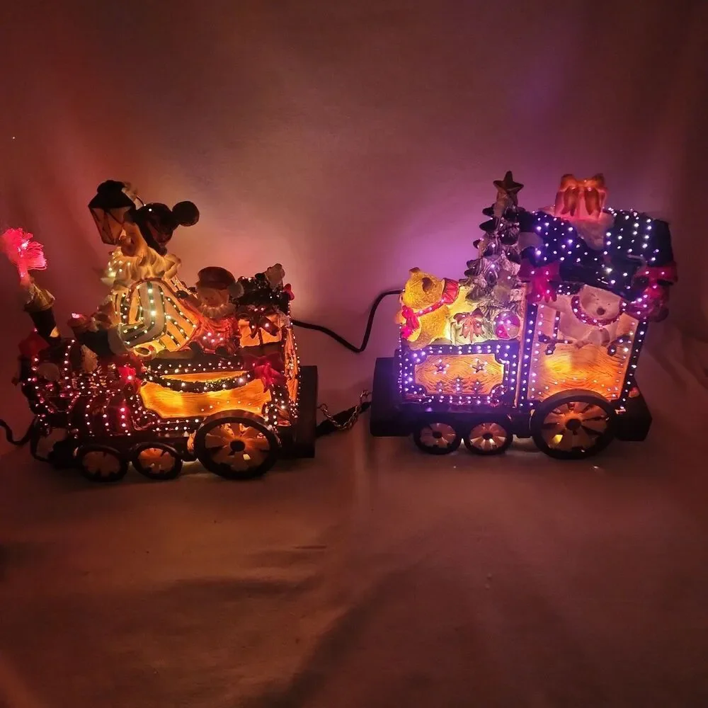 Optic Glow By Puleo decoration santas